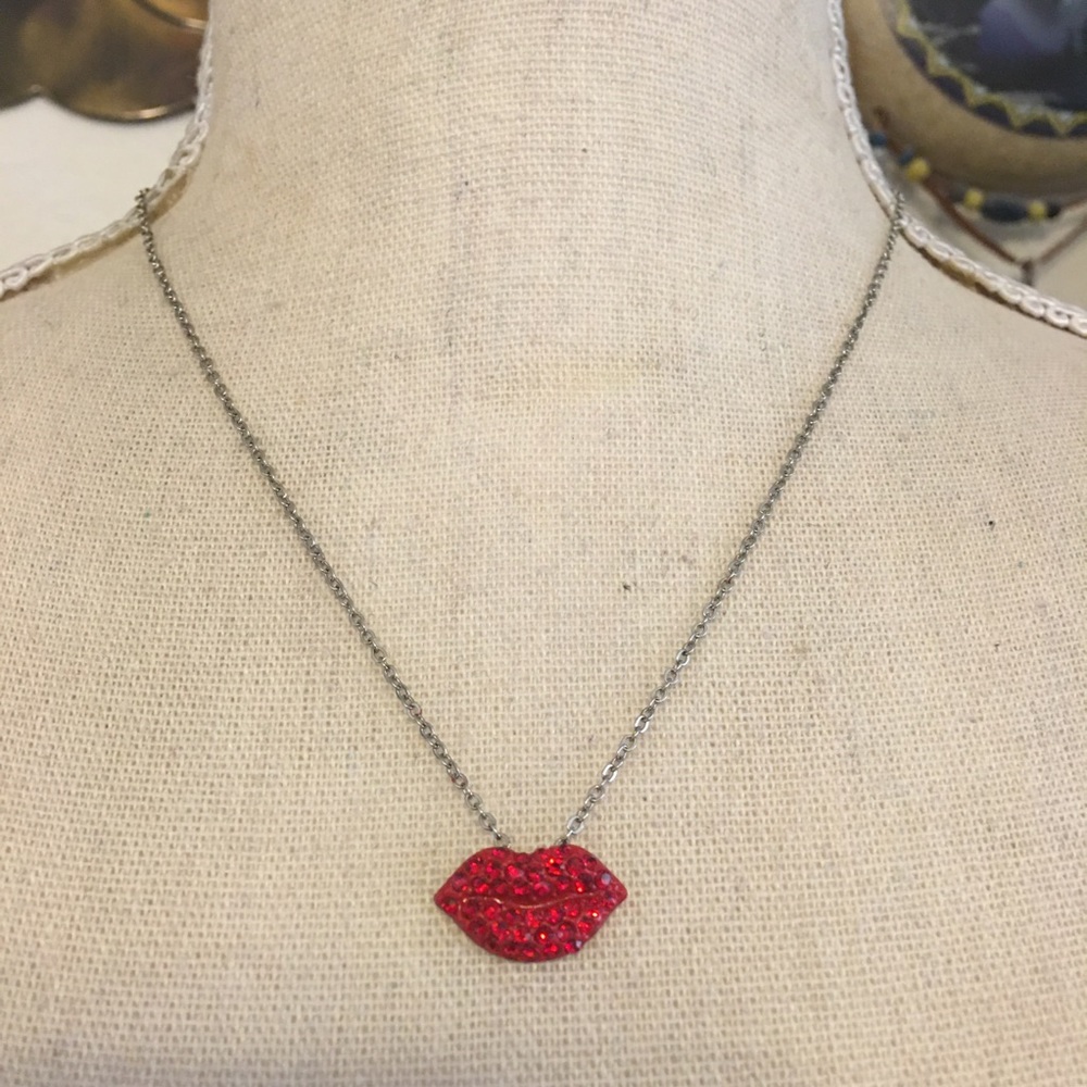 Rhinestone red lips pendant on silver chain